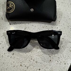 Ray-Ban Black Wayfarer Sunglasses